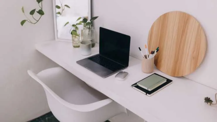 5+ Minimalist Desk Setup Ideas to Transform Your Home Office